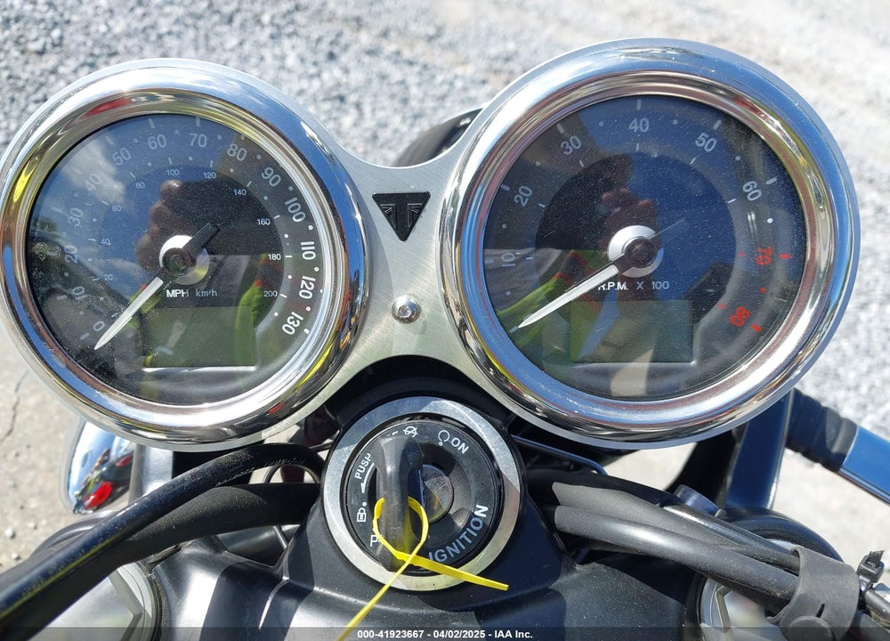 2020 TRIUMPH MOTORCYCLE BONNEVILLE T100 VIN: SMTD10GN8LT963474