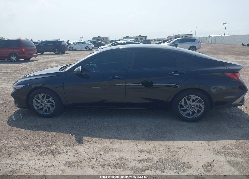 2024 HYUNDAI ELANTRA VIN: KMHLM4DG5RU786914