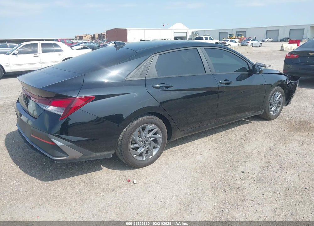 2024 HYUNDAI ELANTRA VIN: KMHLM4DG5RU786914