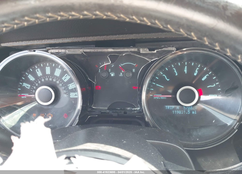 2014 FORD MUSTANG VIN: 1ZVBP8AM8E5305838