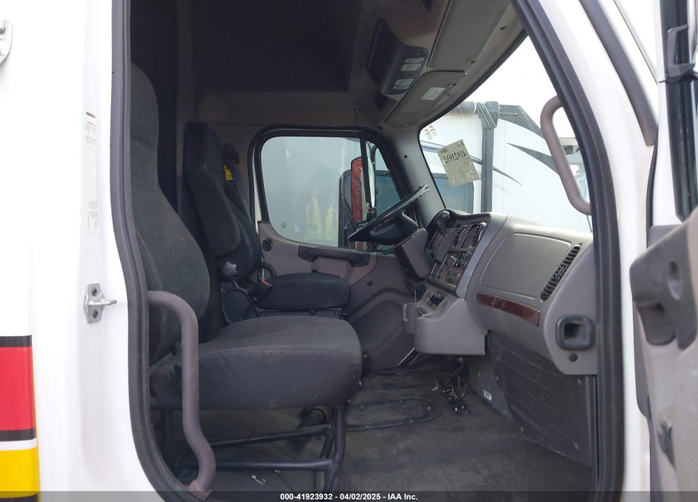 2022 FREIGHTLINER M2 106 VIN: 1FVACWFCXNHNC9254