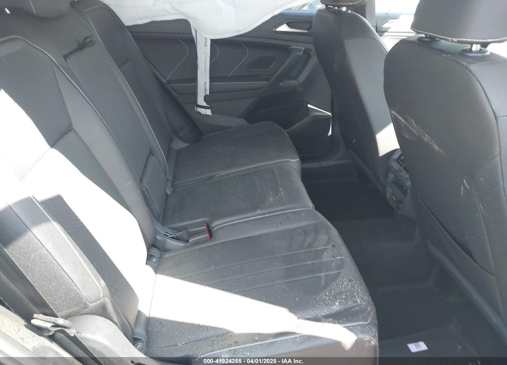 2024 VOLKSWAGEN TIGUAN VIN: 3VV8B7AX0RM231879