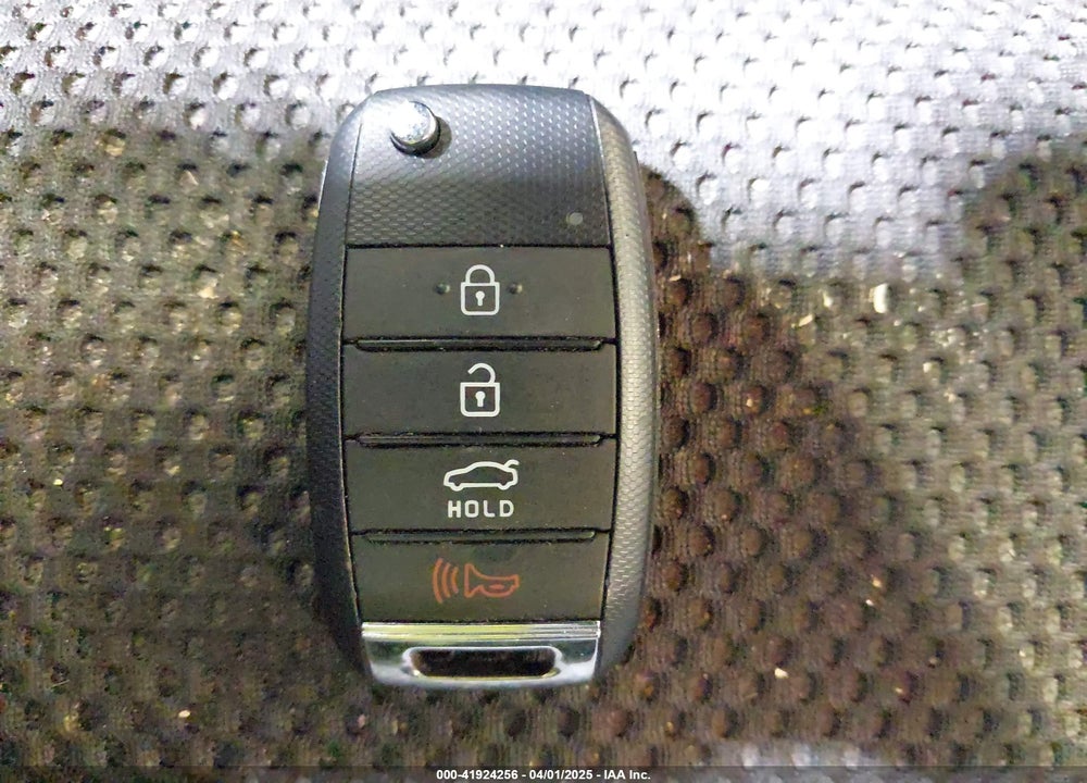2020 KIA OPTIMA VIN: 5XXGT4L38LG440702