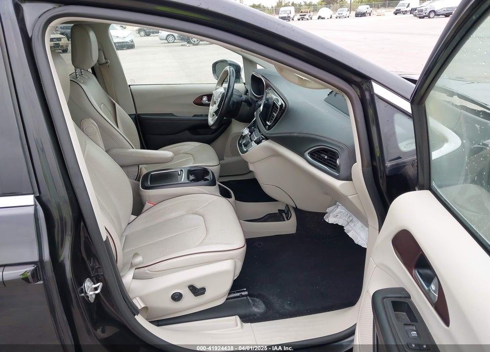 2020 CHRYSLER PACIFICA VIN: 2C4RC1GG0LR275546