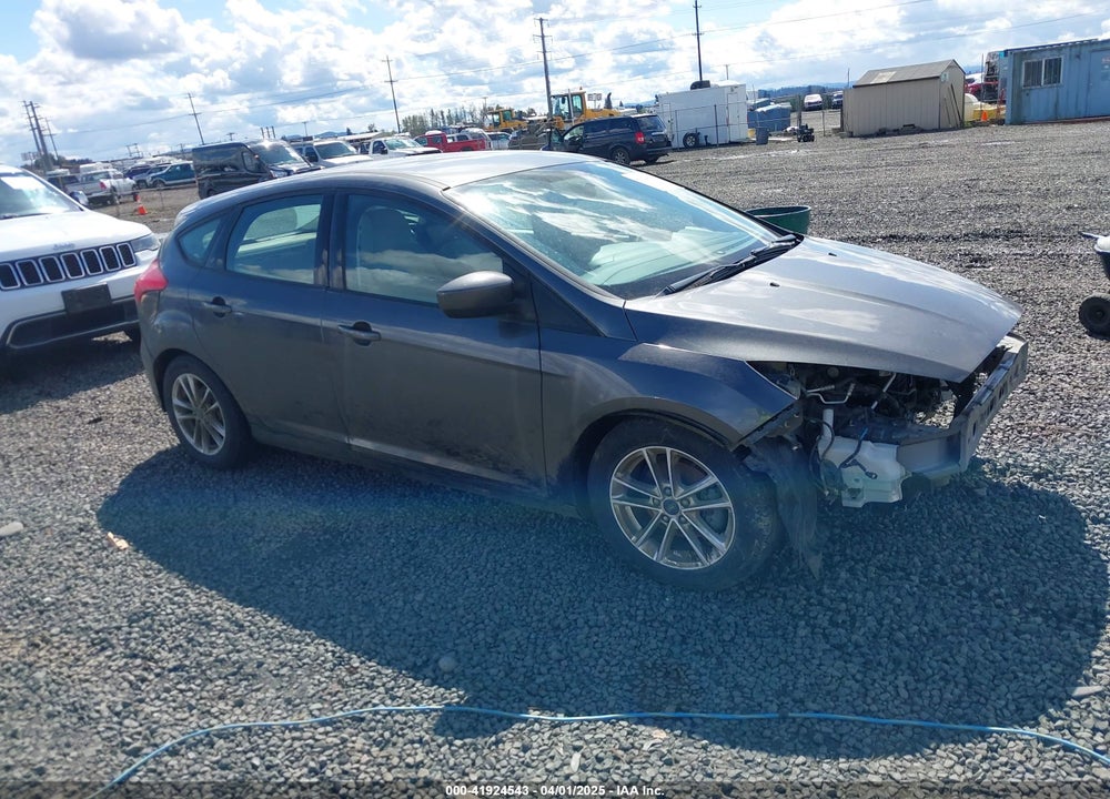 2018 FORD FOCUS SE VIN: 1FADP3K22JL280832