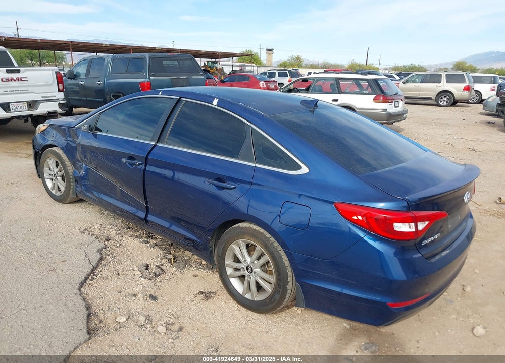 2015 HYUNDAI SONATA VIN: 5NPE24AF6FH203318