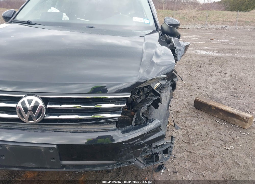 2019 VOLKSWAGEN TIGUAN VIN: 3VV0B7AX0KM046024