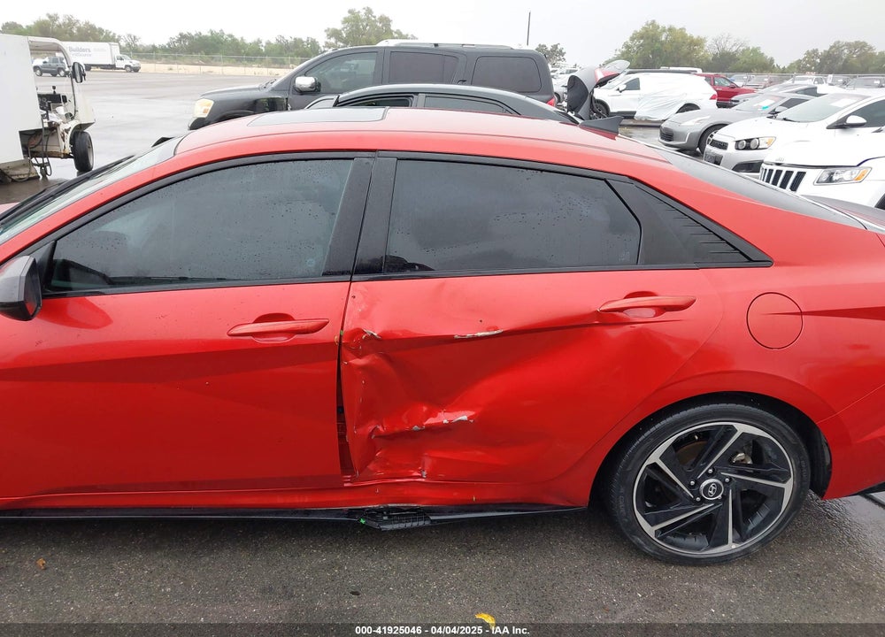 2022 HYUNDAI ELANTRA VIN: KMHLR4AF9NU231861