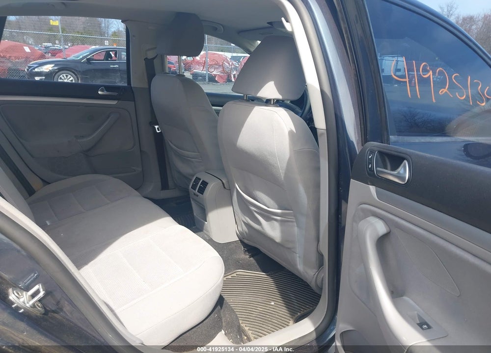 2009 VOLKSWAGEN JETTA VIN: 3VWJM71K39M012460