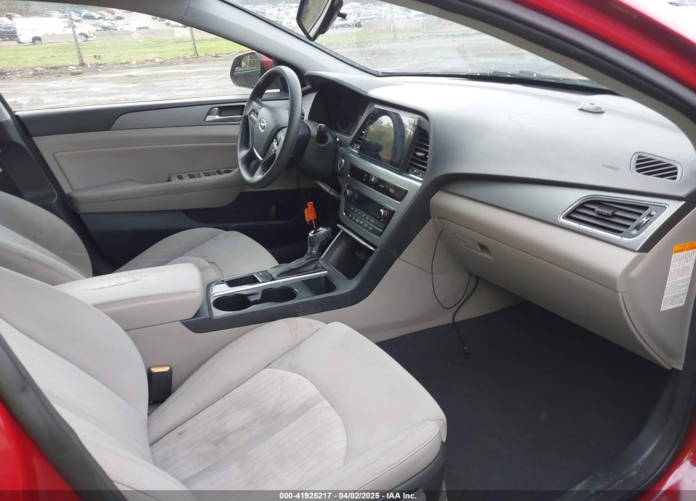 2016 HYUNDAI SONATA HYBRID SE VIN: KMHE24L18GA010660