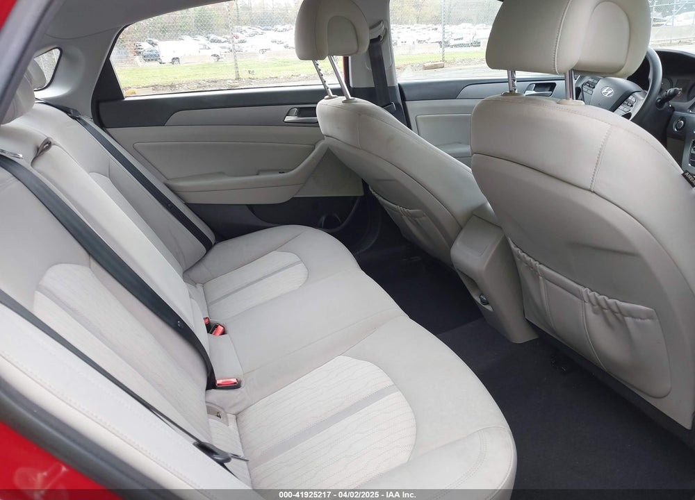 2016 HYUNDAI SONATA HYBRID SE VIN: KMHE24L18GA010660