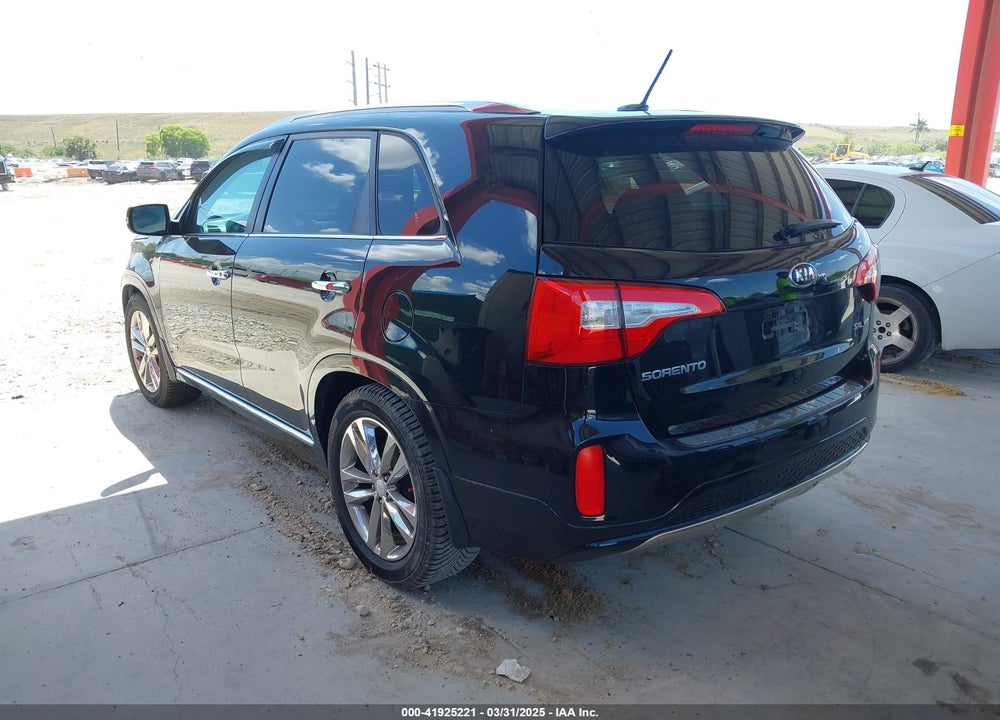 2015 KIA SORENTO VIN: 5XYKWDA74FG621397
