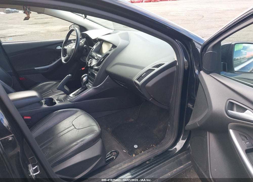 2014 FORD FOCUS TITANIUM VIN: 1FADP3N23EL462900