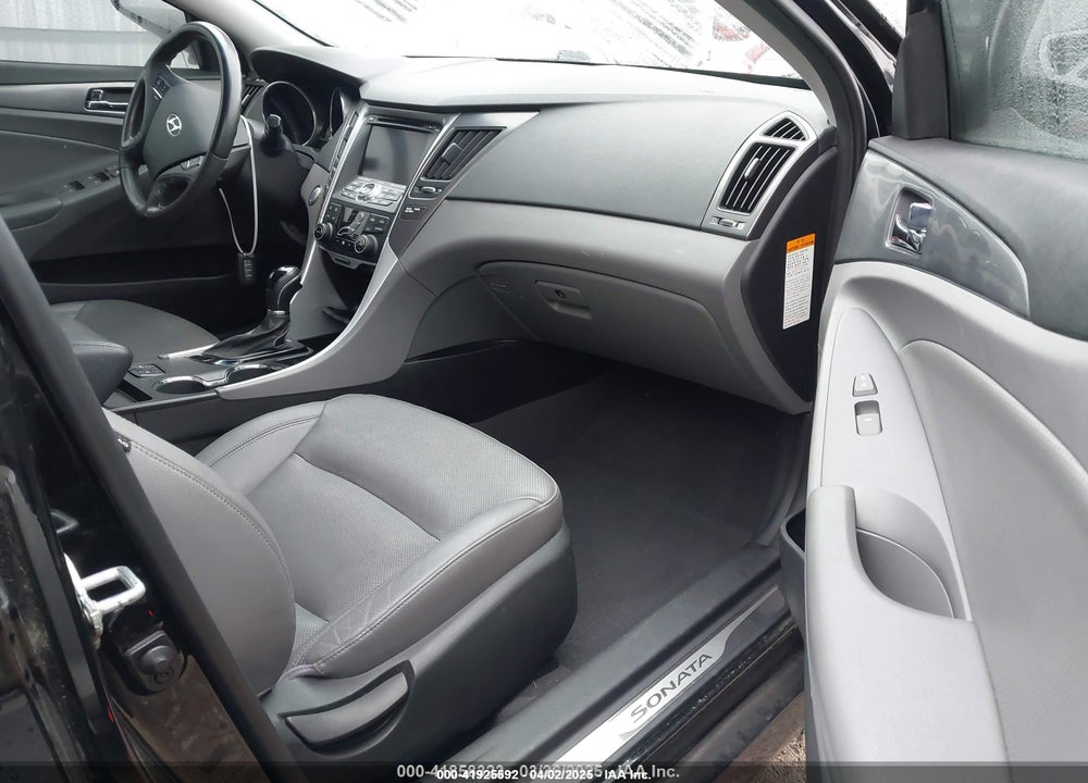 2012 HYUNDAI SONATA VIN: KMHEC4A4XCA060108