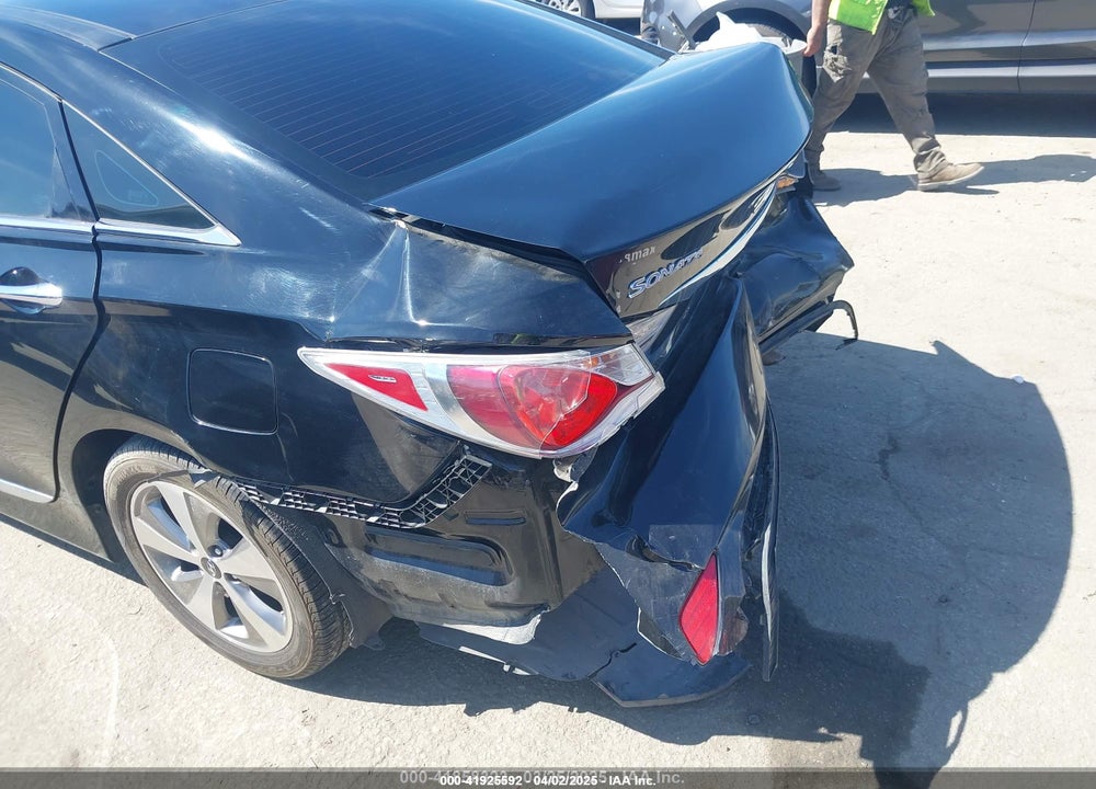 2012 HYUNDAI SONATA VIN: KMHEC4A4XCA060108