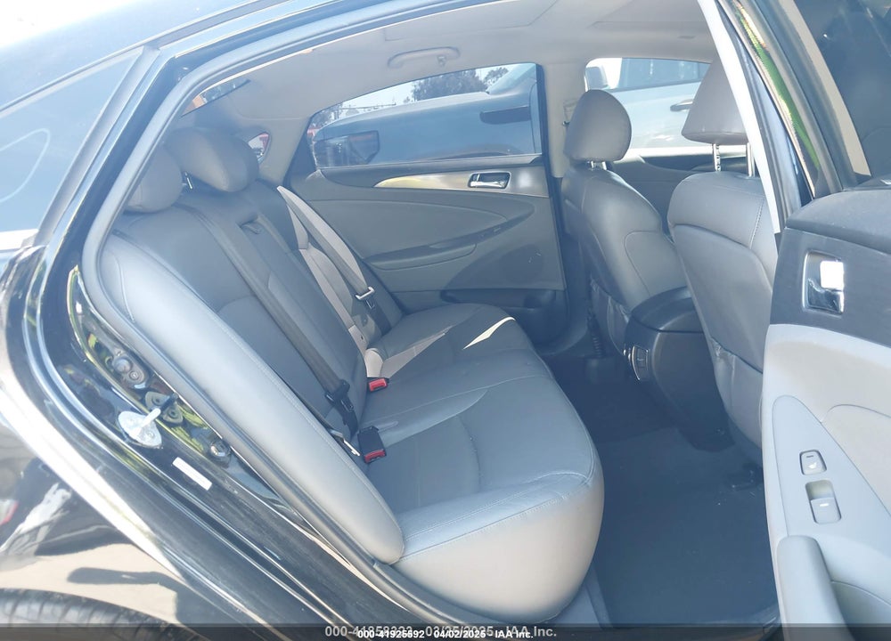 2012 HYUNDAI SONATA VIN: KMHEC4A4XCA060108