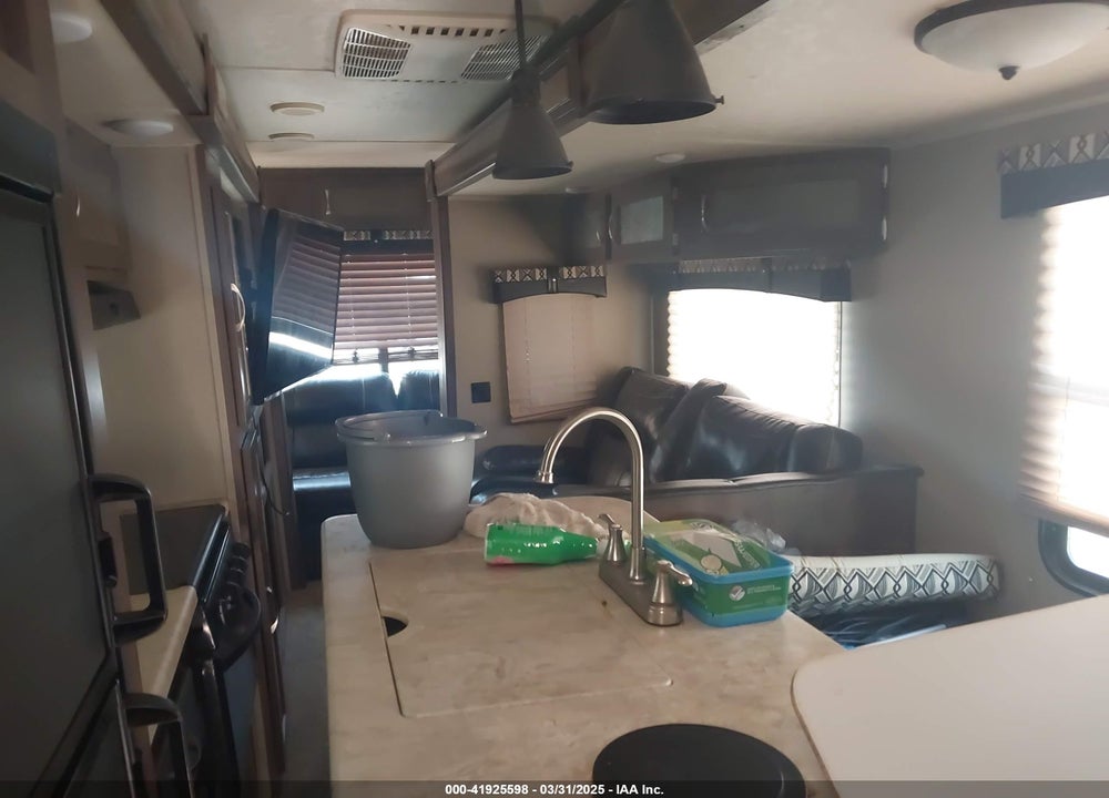 2017 PALOMINO 5TH WHEEL VIN: 4X4TPUF24HP067447