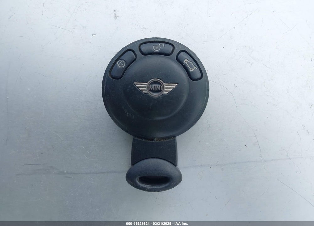 2012 MINI COOPER S VIN: WMWZP3C54CT250689