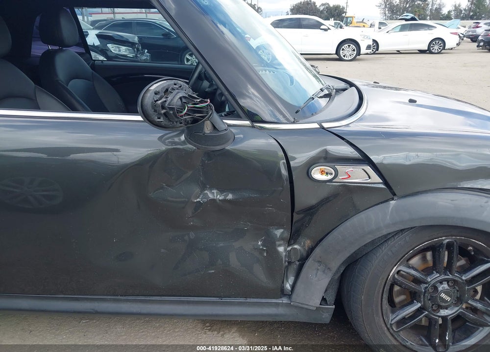 2012 MINI COOPER S VIN: WMWZP3C54CT250689