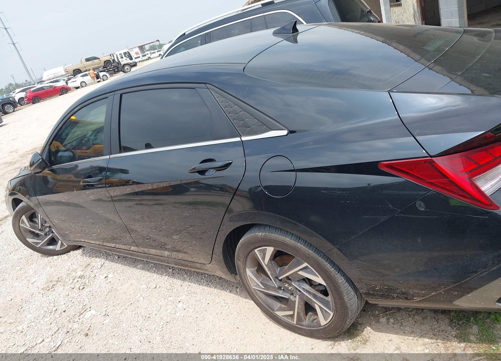 2024 HYUNDAI ELANTRA LIMITED VIN: KMHLP4DG2RU681562