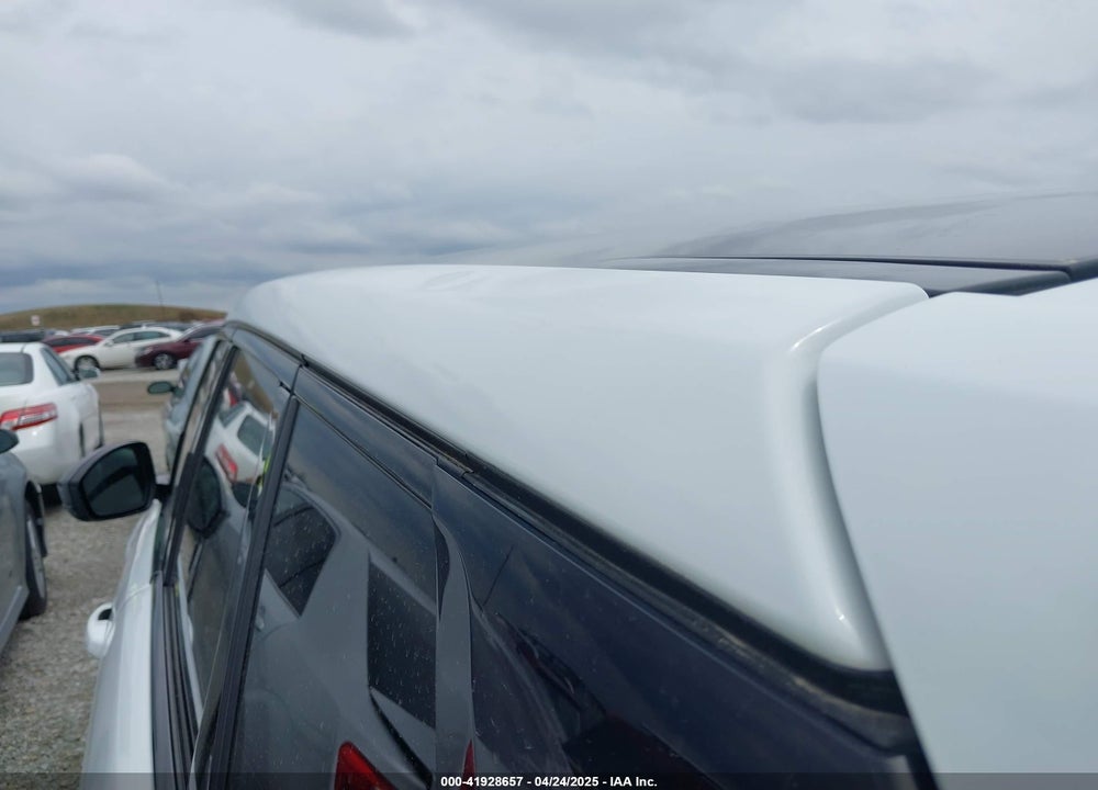 2019 LAND ROVER RANGE ROVER EVOQUE VIN: SALVP2RX3KH347171
