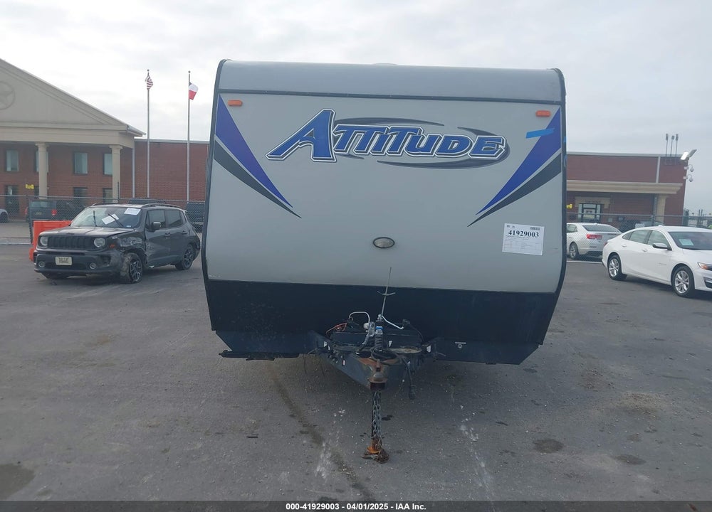 2018 ECLIPSE ATTITUDE VIN: 5LZBE2326JR014617