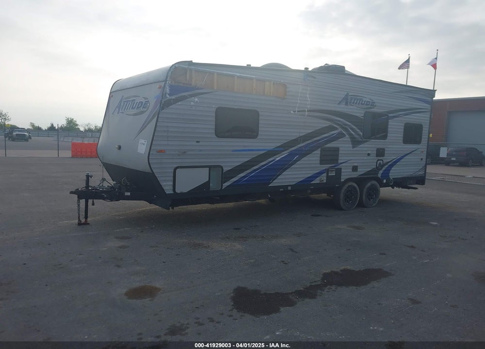 2018 ECLIPSE ATTITUDE VIN: 5LZBE2326JR014617