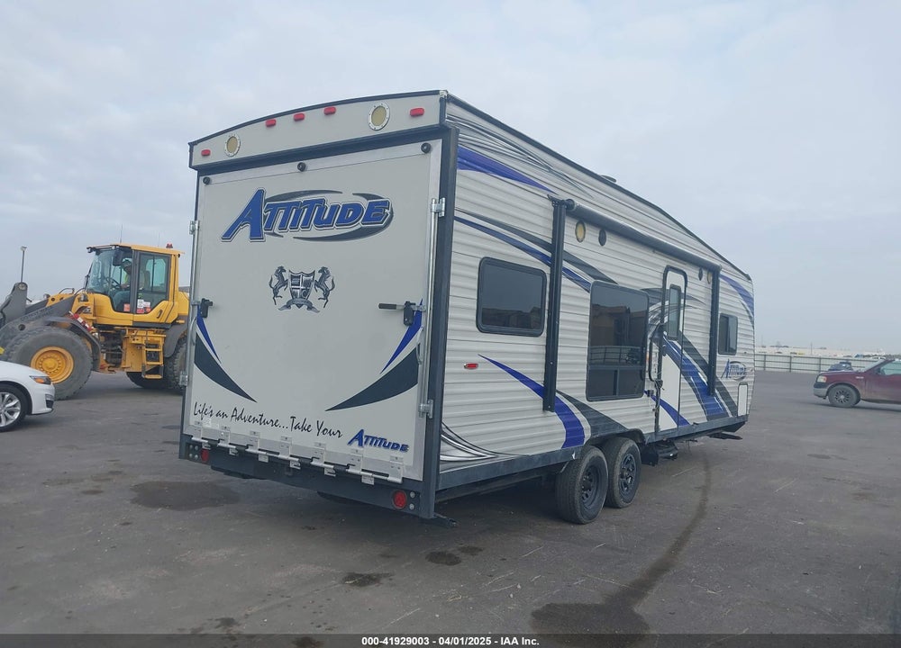 2018 ECLIPSE ATTITUDE VIN: 5LZBE2326JR014617