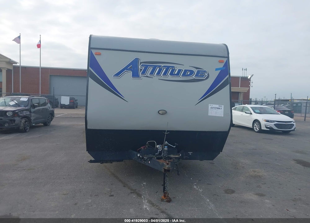 2018 ECLIPSE ATTITUDE VIN: 5LZBE2326JR014617