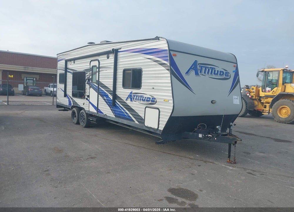 2018 ECLIPSE ATTITUDE VIN: 5LZBE2326JR014617