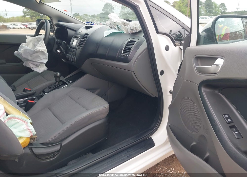 2017 KIA FORTE LX VIN: 3KPFL4A76HE072067