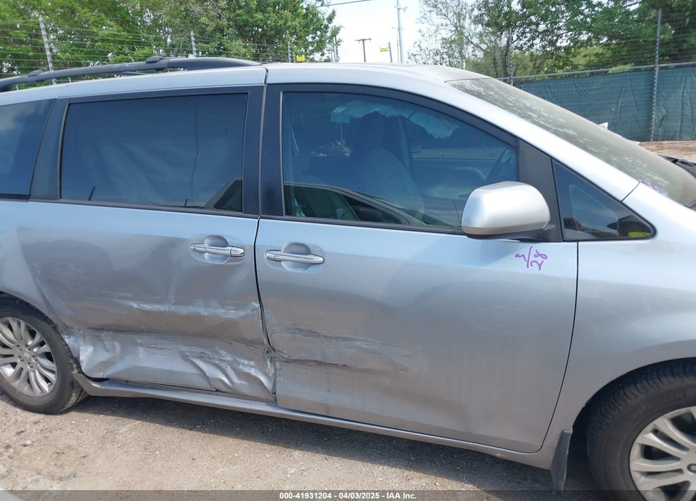 2017 TOYOTA SIENNA XLE PREMIUM 8 PASSENGER VIN: 5TDYZ3DC5HS809534