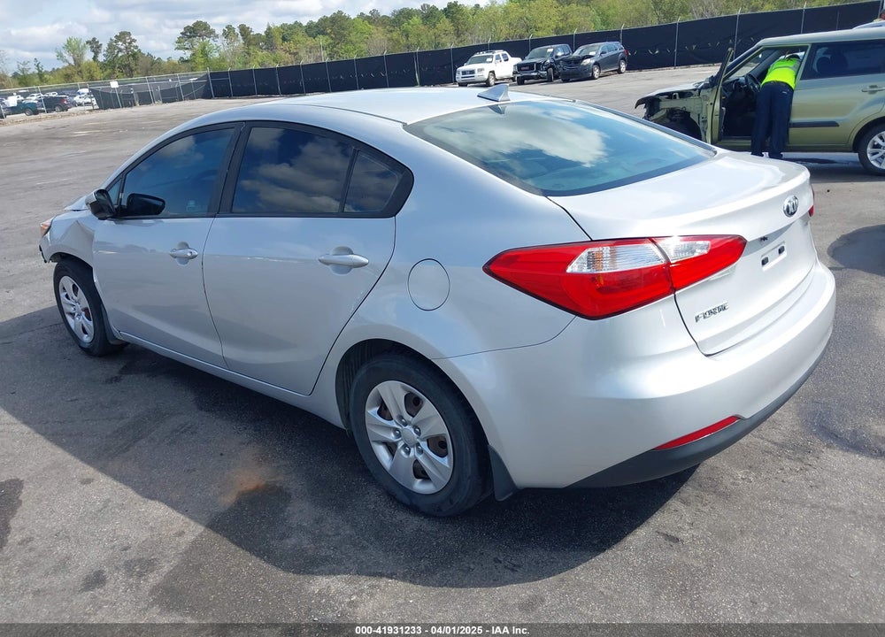 2016 KIA FORTE VIN: KNAFK4A69G5618572