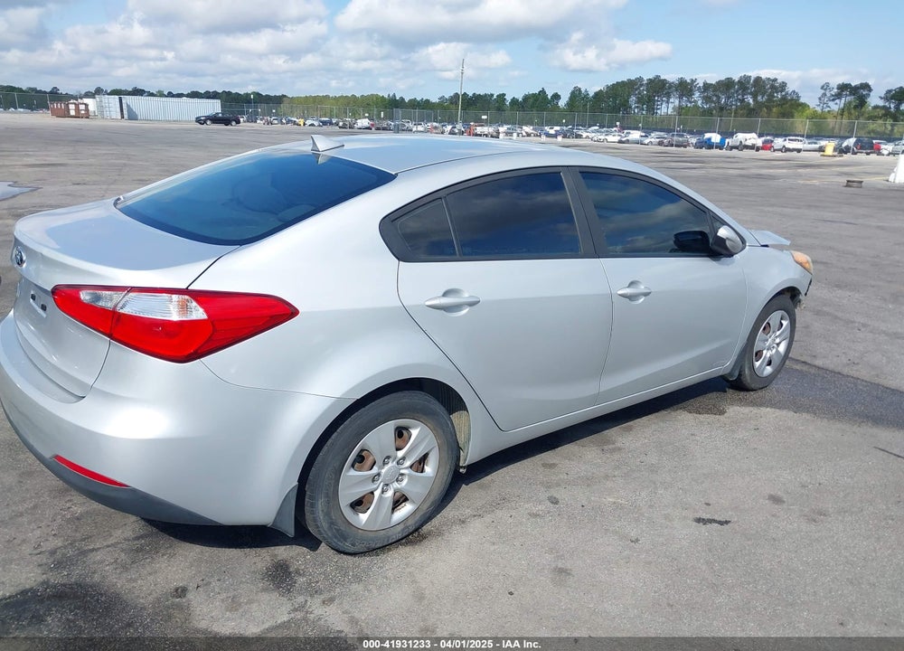 2016 KIA FORTE VIN: KNAFK4A69G5618572