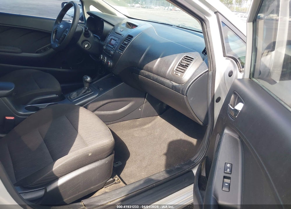 2016 KIA FORTE VIN: KNAFK4A69G5618572