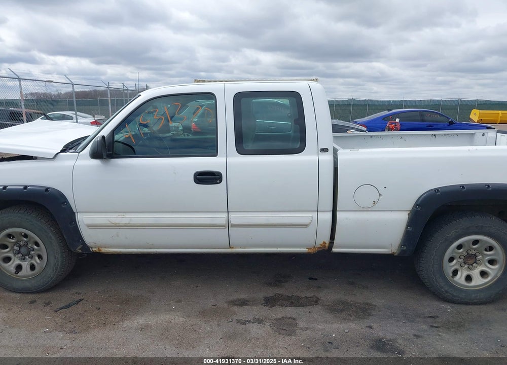 2005 CHEVROLET SILVERADO 1500 LS VIN: 1GCEK19Z25Z282216