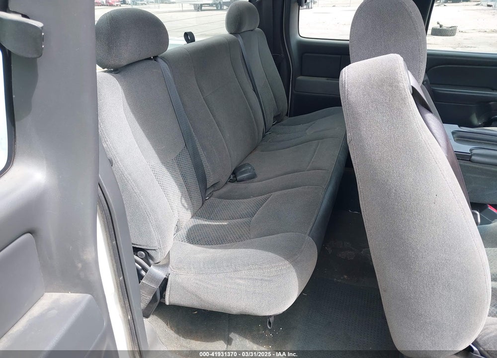 2005 CHEVROLET SILVERADO 1500 LS VIN: 1GCEK19Z25Z282216