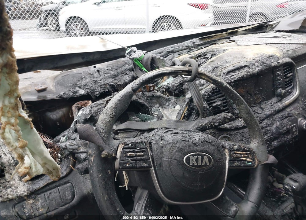 2020 KIA SORENTO VIN: 5XYPKDA59LG704769