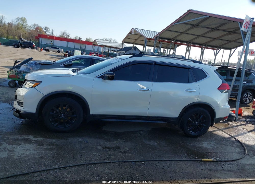 2017 NISSAN ROGUE VIN: 5N1AT2MT4HC886941