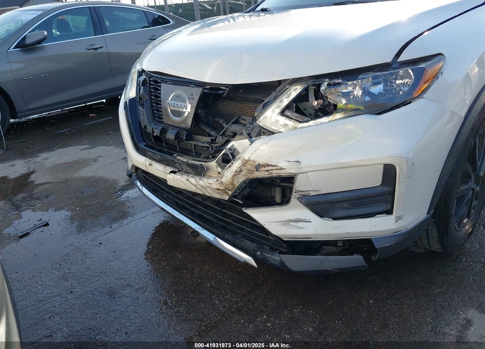 2017 NISSAN ROGUE VIN: 5N1AT2MT4HC886941