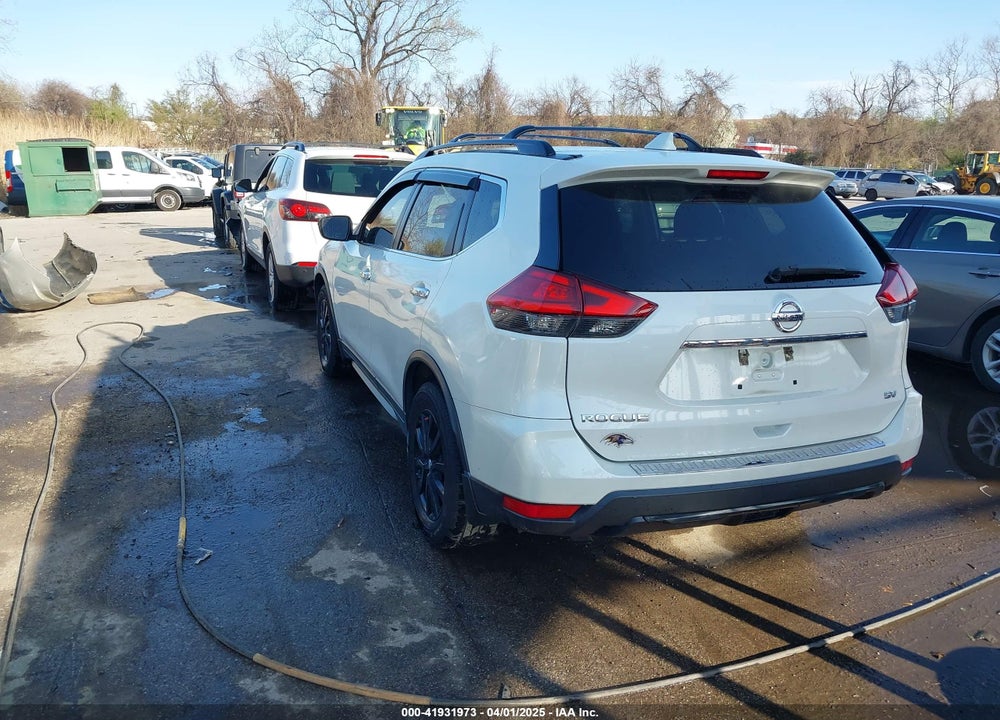 2017 NISSAN ROGUE VIN: 5N1AT2MT4HC886941