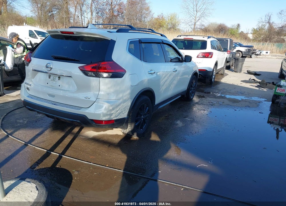 2017 NISSAN ROGUE VIN: 5N1AT2MT4HC886941