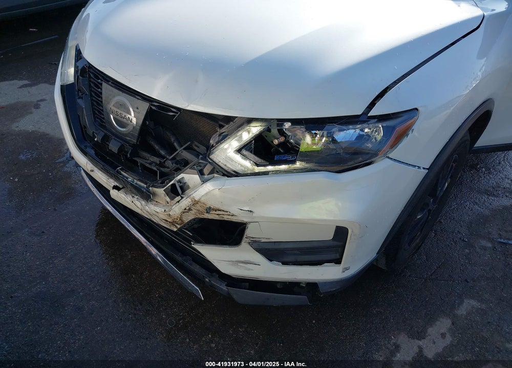 2017 NISSAN ROGUE VIN: 5N1AT2MT4HC886941