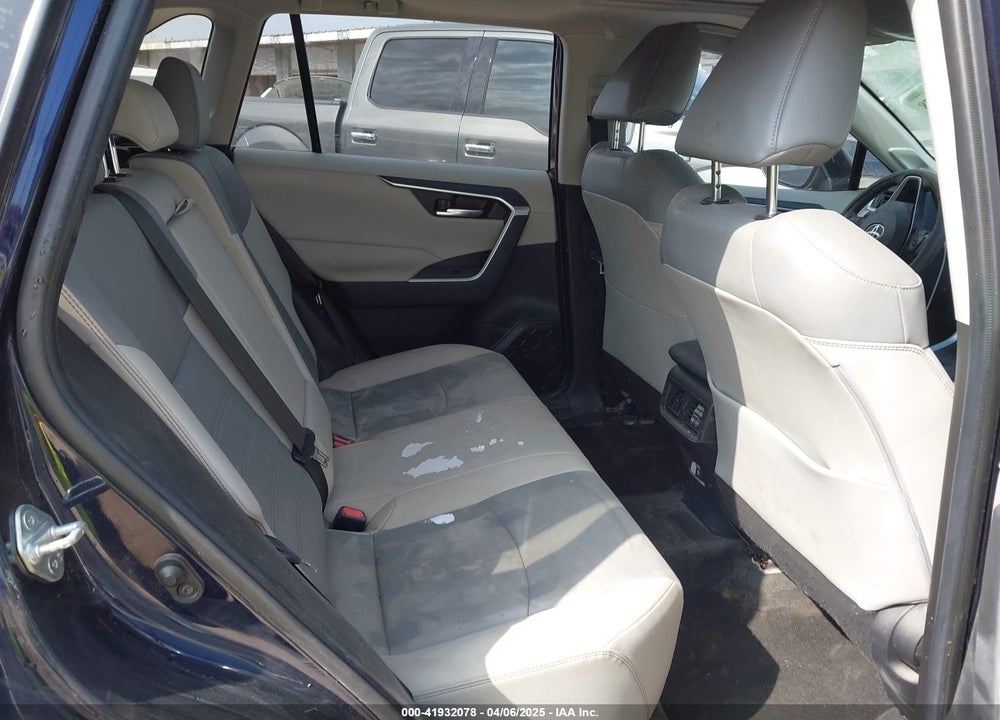 2019 TOYOTA RAV4 VIN: JTMC1RFV0KD022819