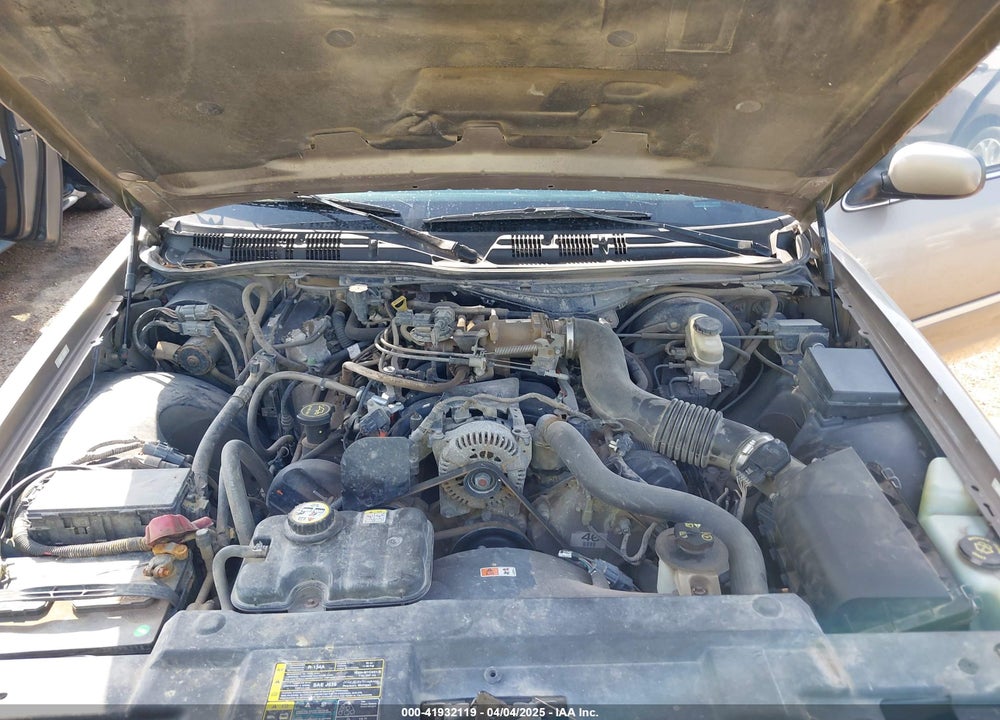 2004 MERCURY GRAND MARQUIS VIN: 2MEFM74WX4X643435