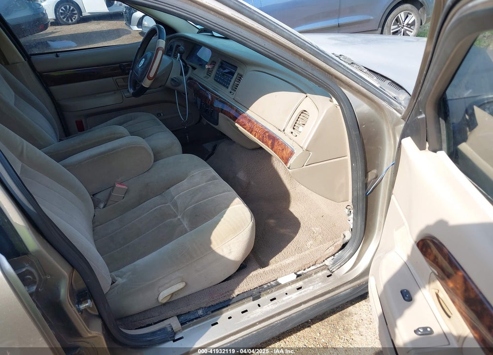 2004 MERCURY GRAND MARQUIS VIN: 2MEFM74WX4X643435