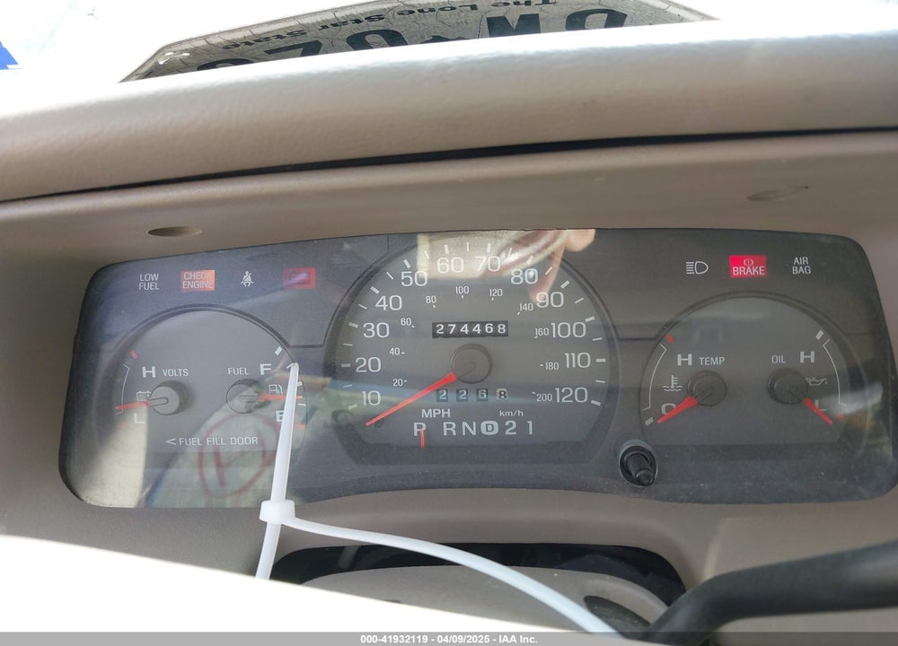 2004 MERCURY GRAND MARQUIS VIN: 2MEFM74WX4X643435
