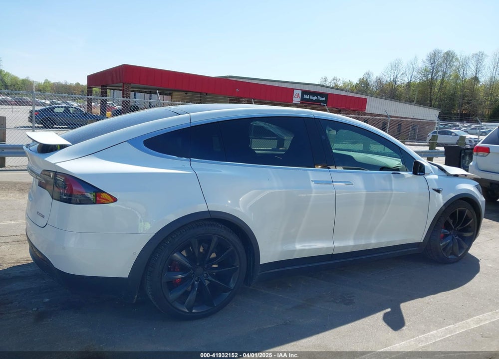 2018 TESLA MODEL X VIN: 5YJXCBE40JF108750