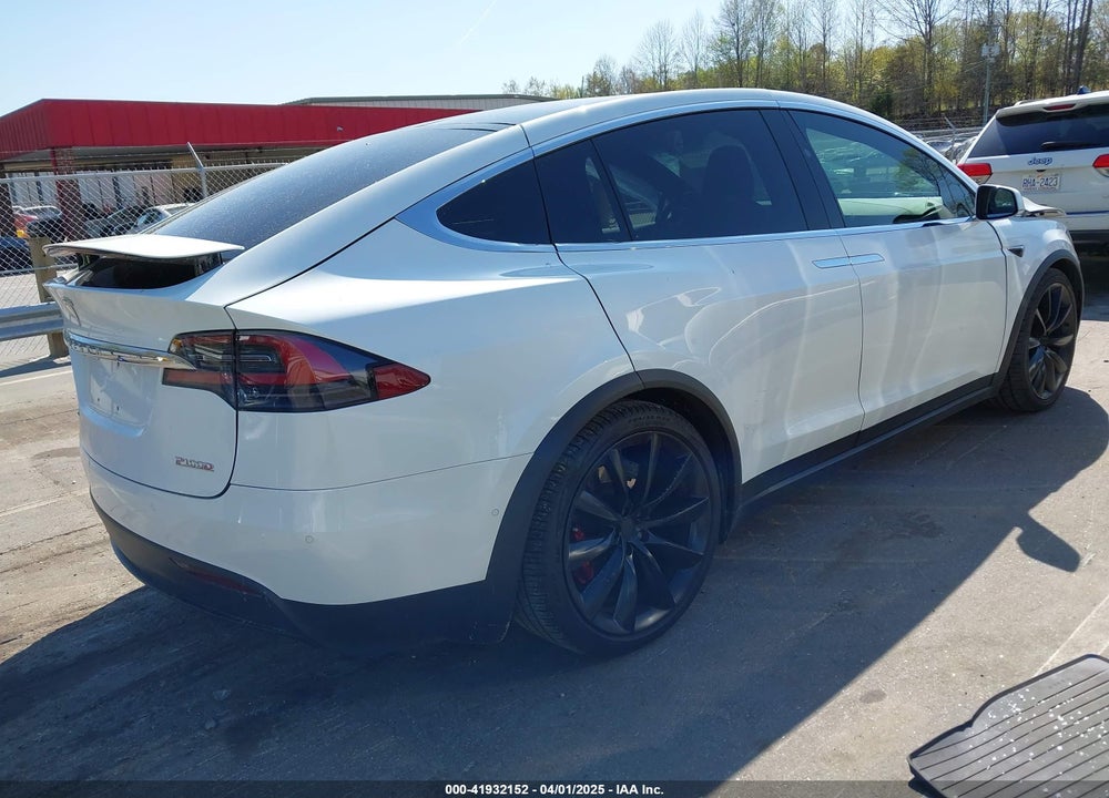2018 TESLA MODEL X VIN: 5YJXCBE40JF108750
