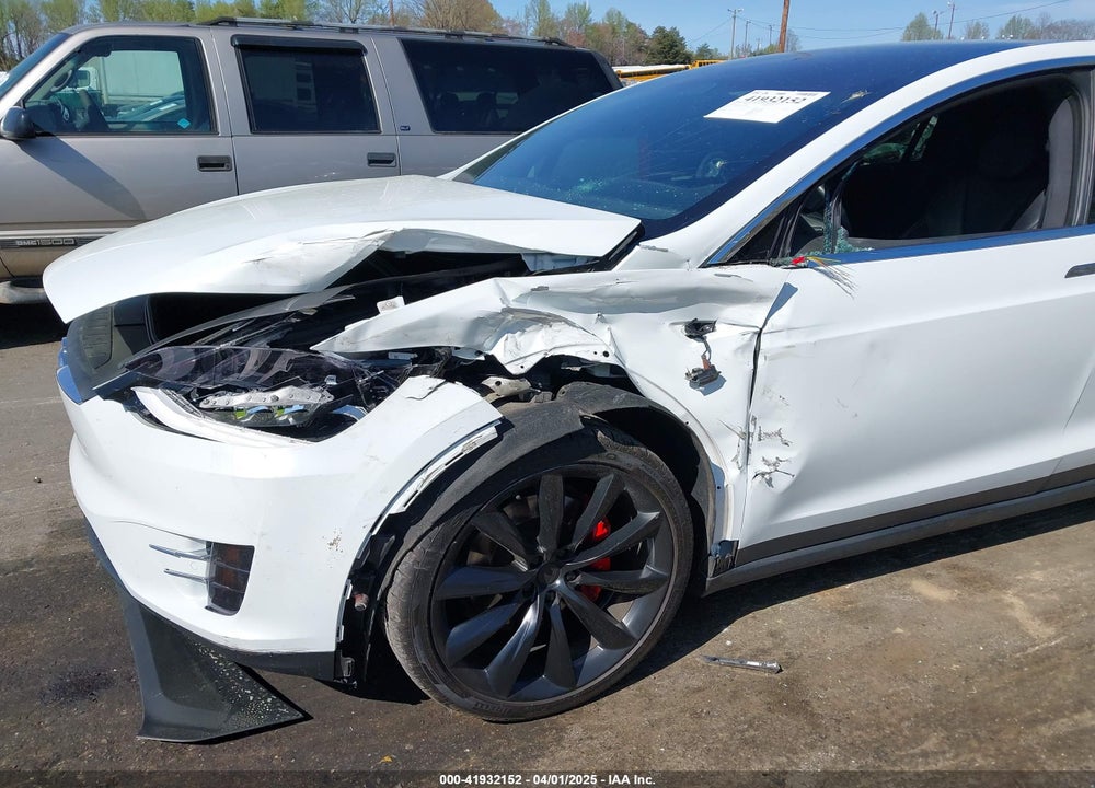 2018 TESLA MODEL X VIN: 5YJXCBE40JF108750